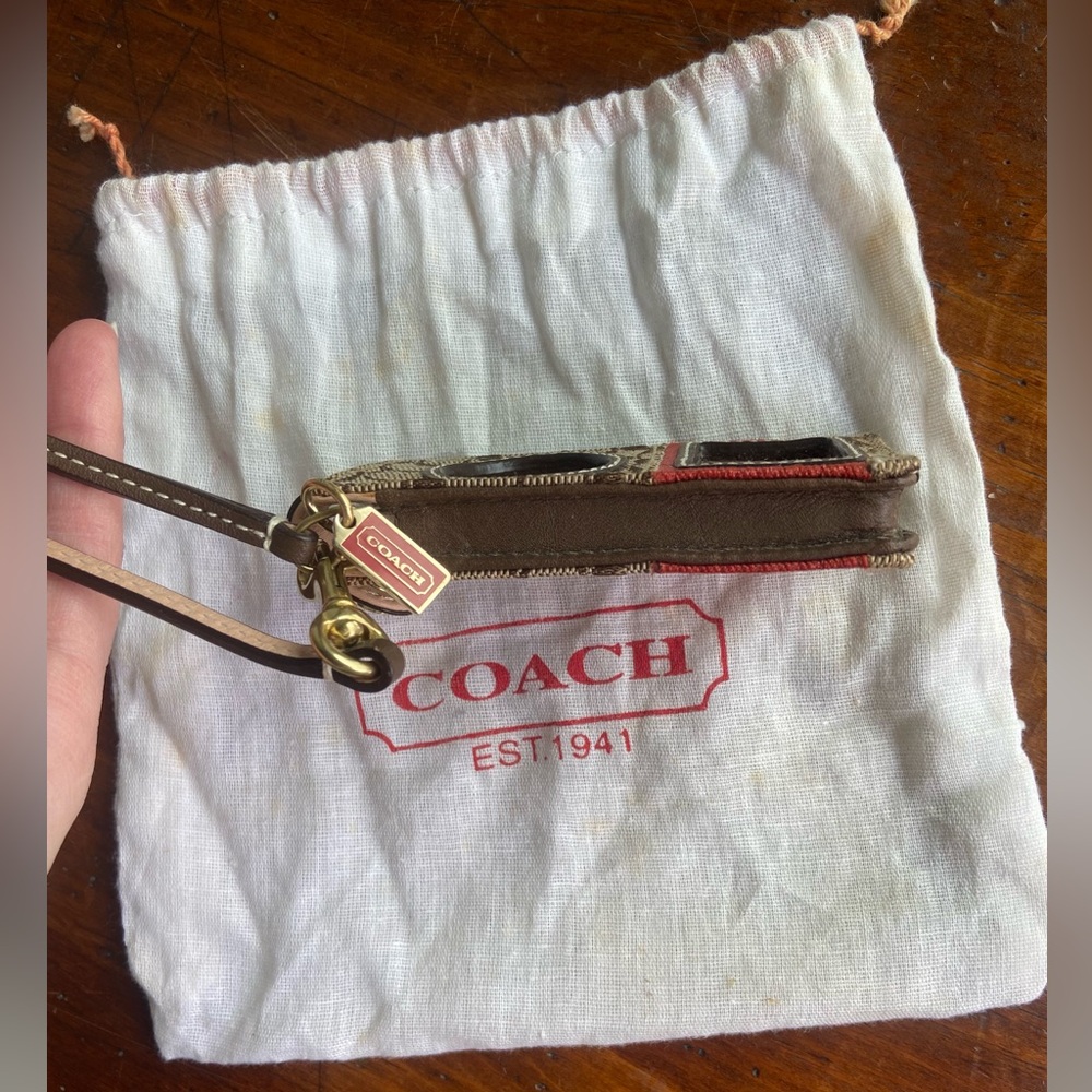 Coach iPod Nano Wristlet - Picture 4 of 5